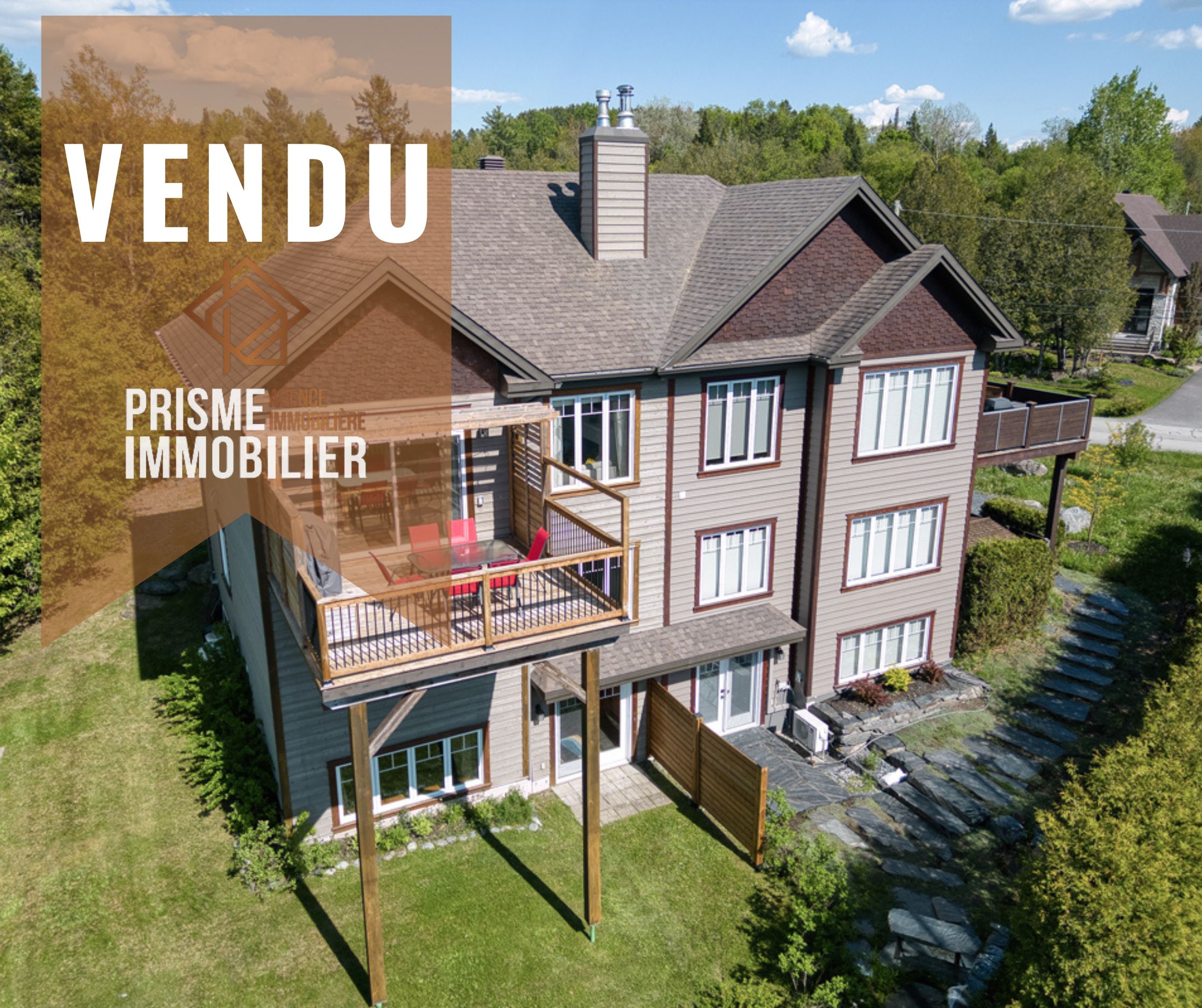 Découvrez cette superbe propriété disponible via notre agence immobilière à Sherbrooke au prix de $549,000 Orford.